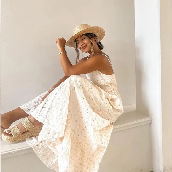 NWT Embroidered Maxi Dress - Picture 2 of 5